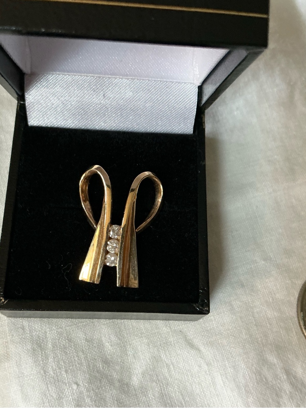 14kt yellow gold diamond slide/pendant (135-3)